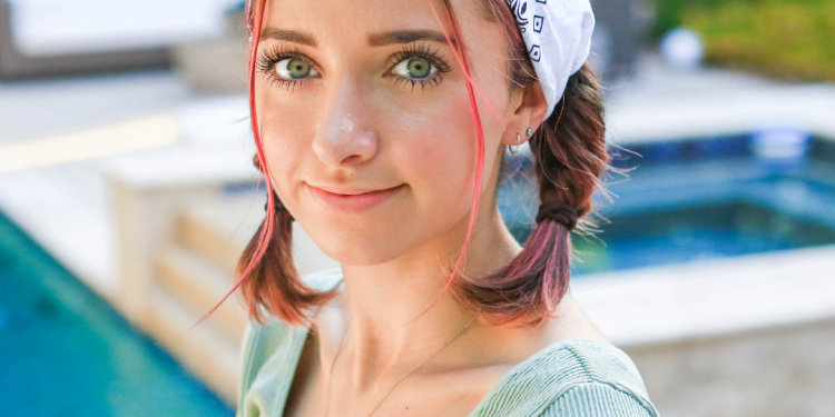 Bailey’s Mini Fishtail Braids | DIY Bandana Hairstyle for Short Hair