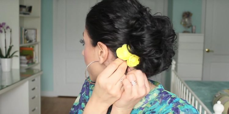 Curly Hairstyle: Messy Bun